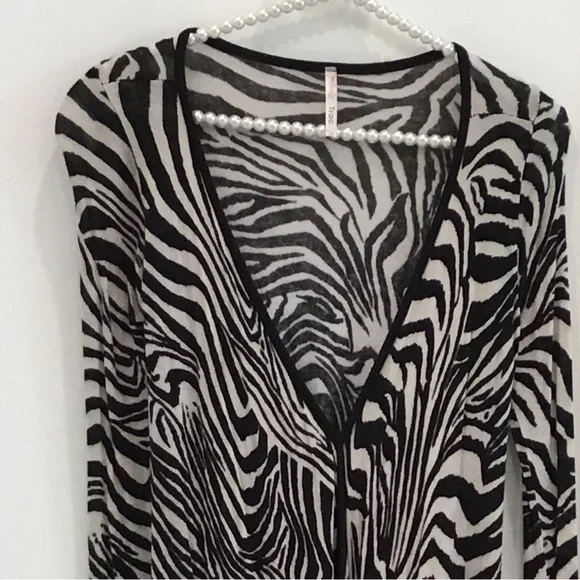 🔴ZEBRA CARDIGAN 🔴🔴 - Picture 4 of 6